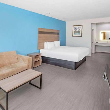מלון Baymont By Wyndham Freeport Texas מראה חיצוני תמונה