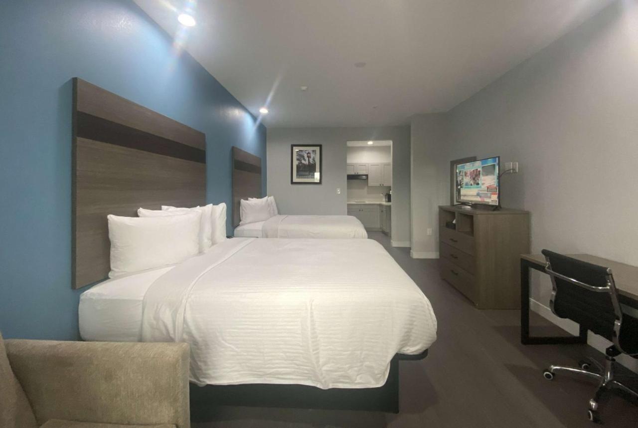 מלון Baymont By Wyndham Freeport Texas מראה חיצוני תמונה