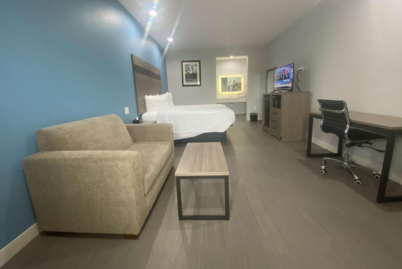 מלון Baymont By Wyndham Freeport Texas מראה חיצוני תמונה