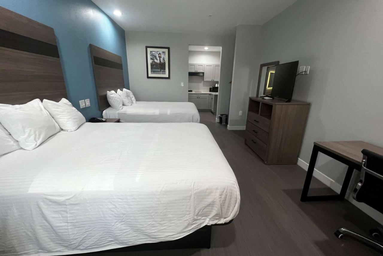 מלון Baymont By Wyndham Freeport Texas מראה חיצוני תמונה
