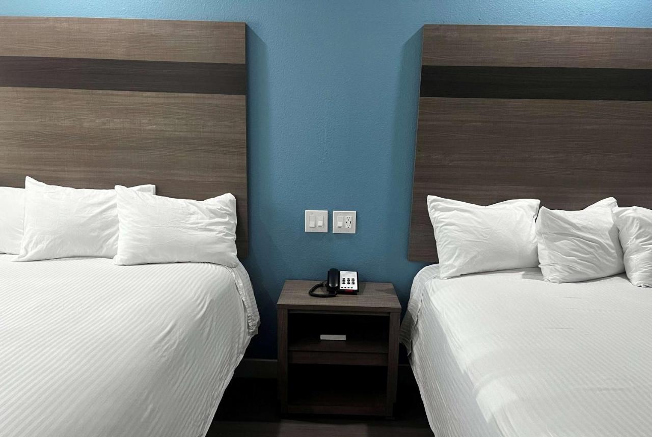 מלון Baymont By Wyndham Freeport Texas מראה חיצוני תמונה