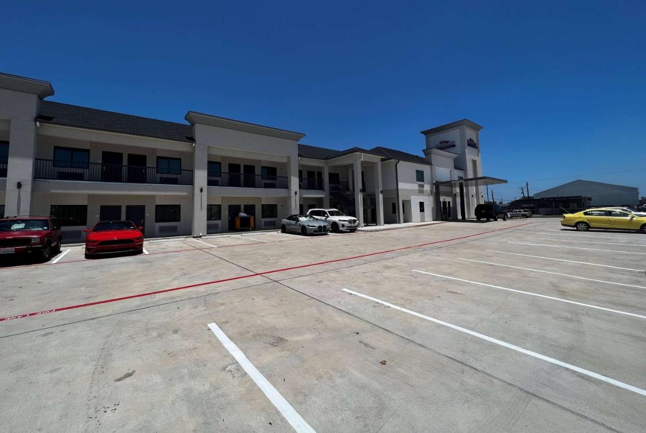 מלון Baymont By Wyndham Freeport Texas מראה חיצוני תמונה