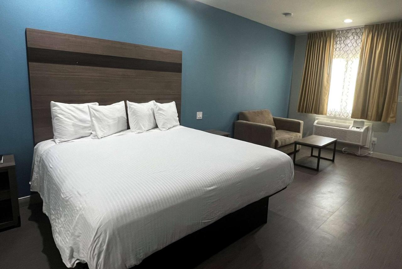 מלון Baymont By Wyndham Freeport Texas מראה חיצוני תמונה