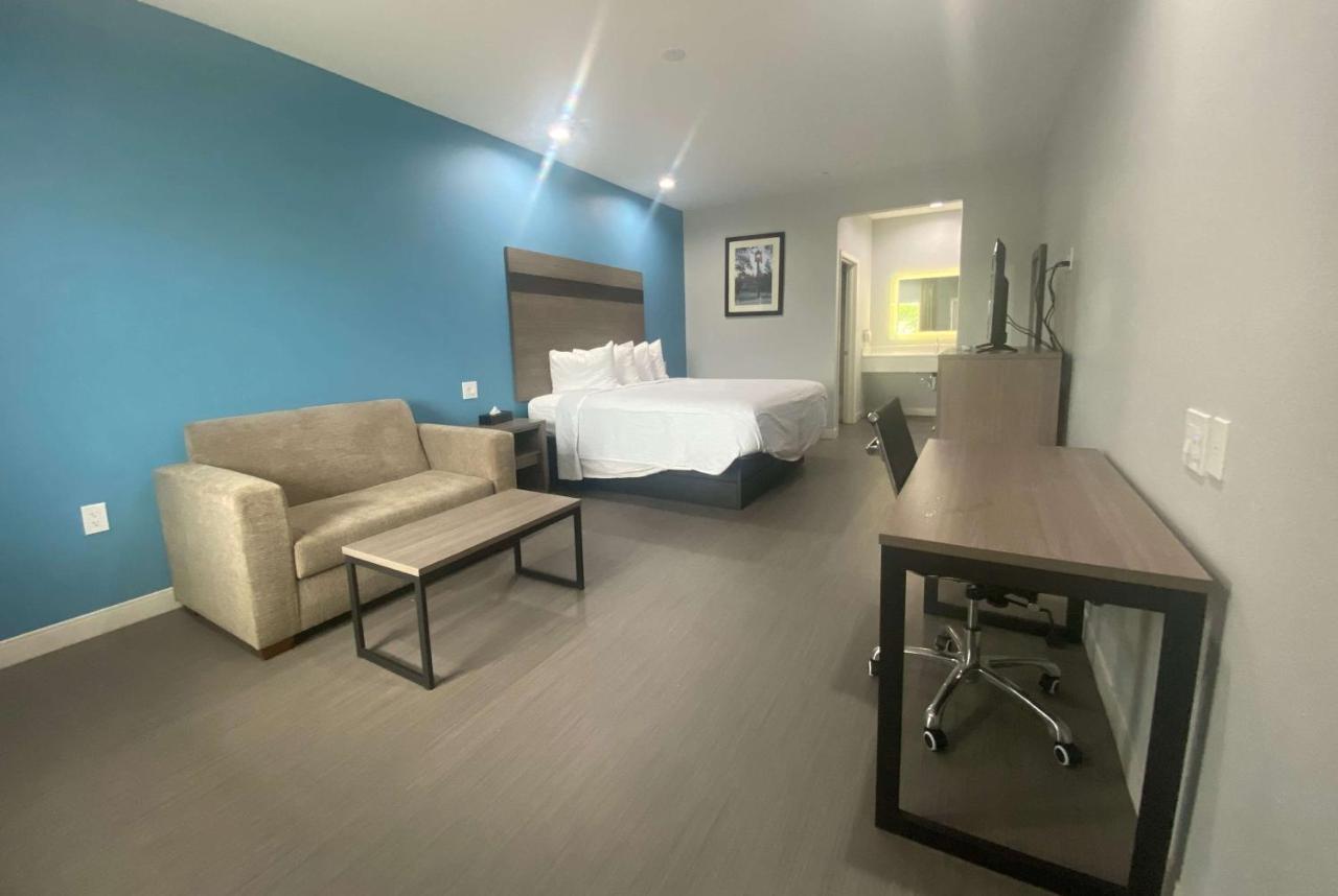מלון Baymont By Wyndham Freeport Texas מראה חיצוני תמונה