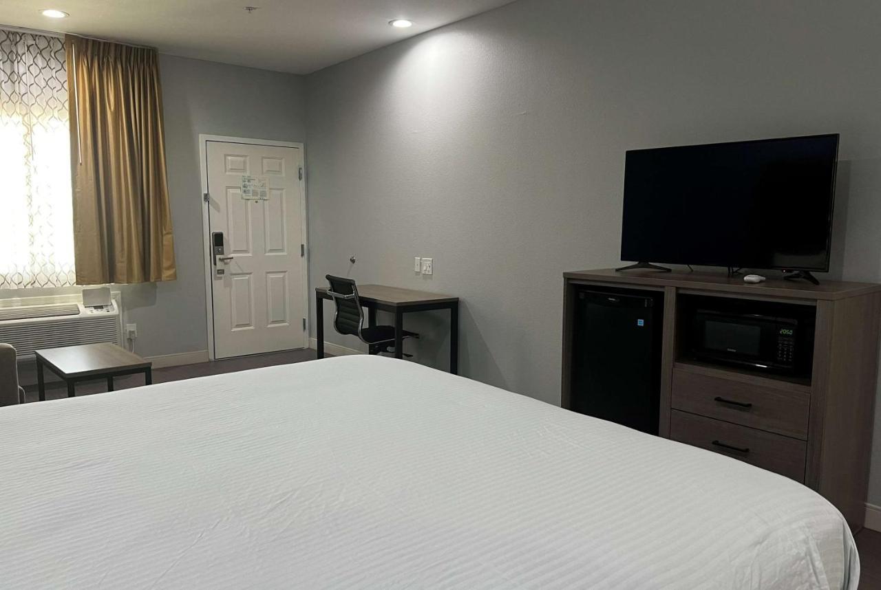מלון Baymont By Wyndham Freeport Texas מראה חיצוני תמונה