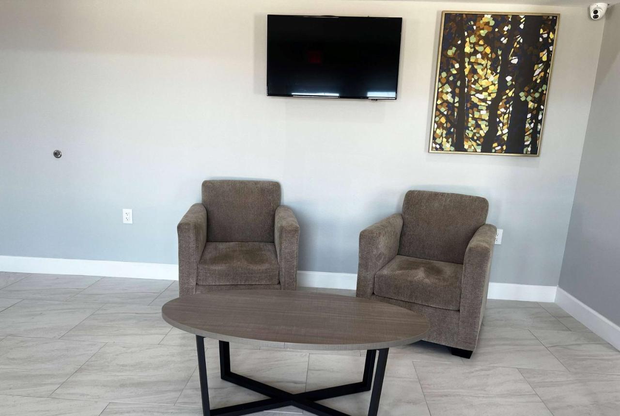 מלון Baymont By Wyndham Freeport Texas מראה חיצוני תמונה
