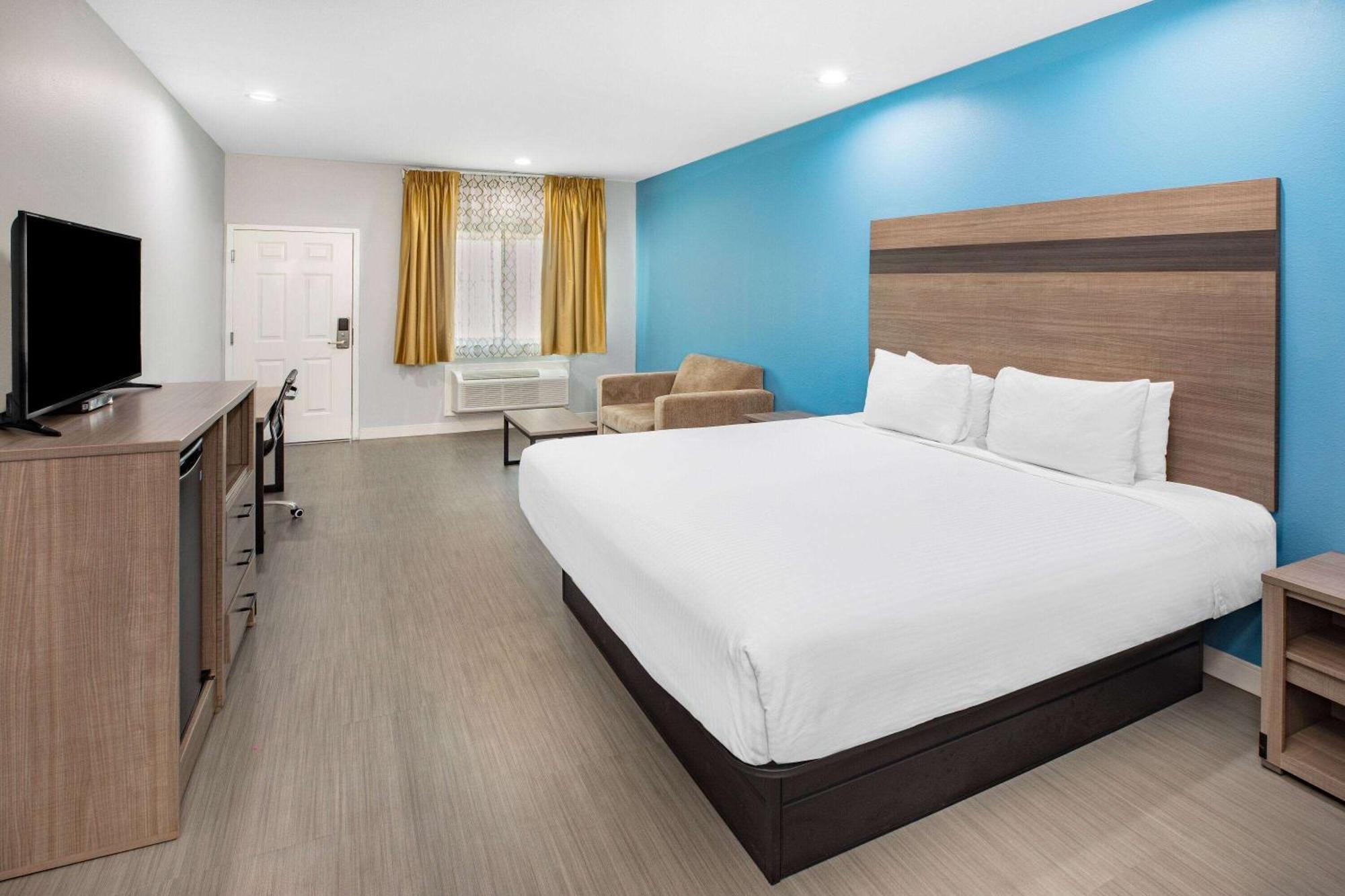 מלון Baymont By Wyndham Freeport Texas מראה חיצוני תמונה