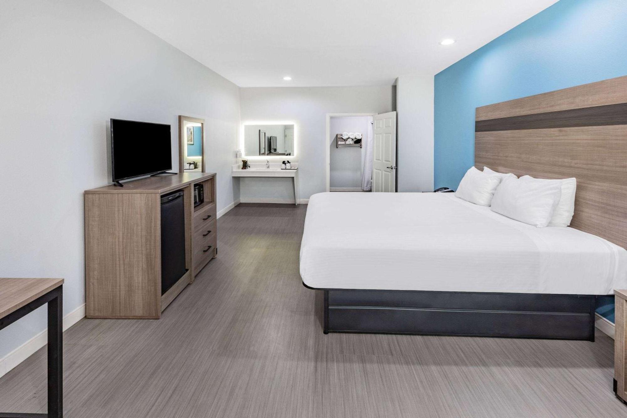 מלון Baymont By Wyndham Freeport Texas מראה חיצוני תמונה