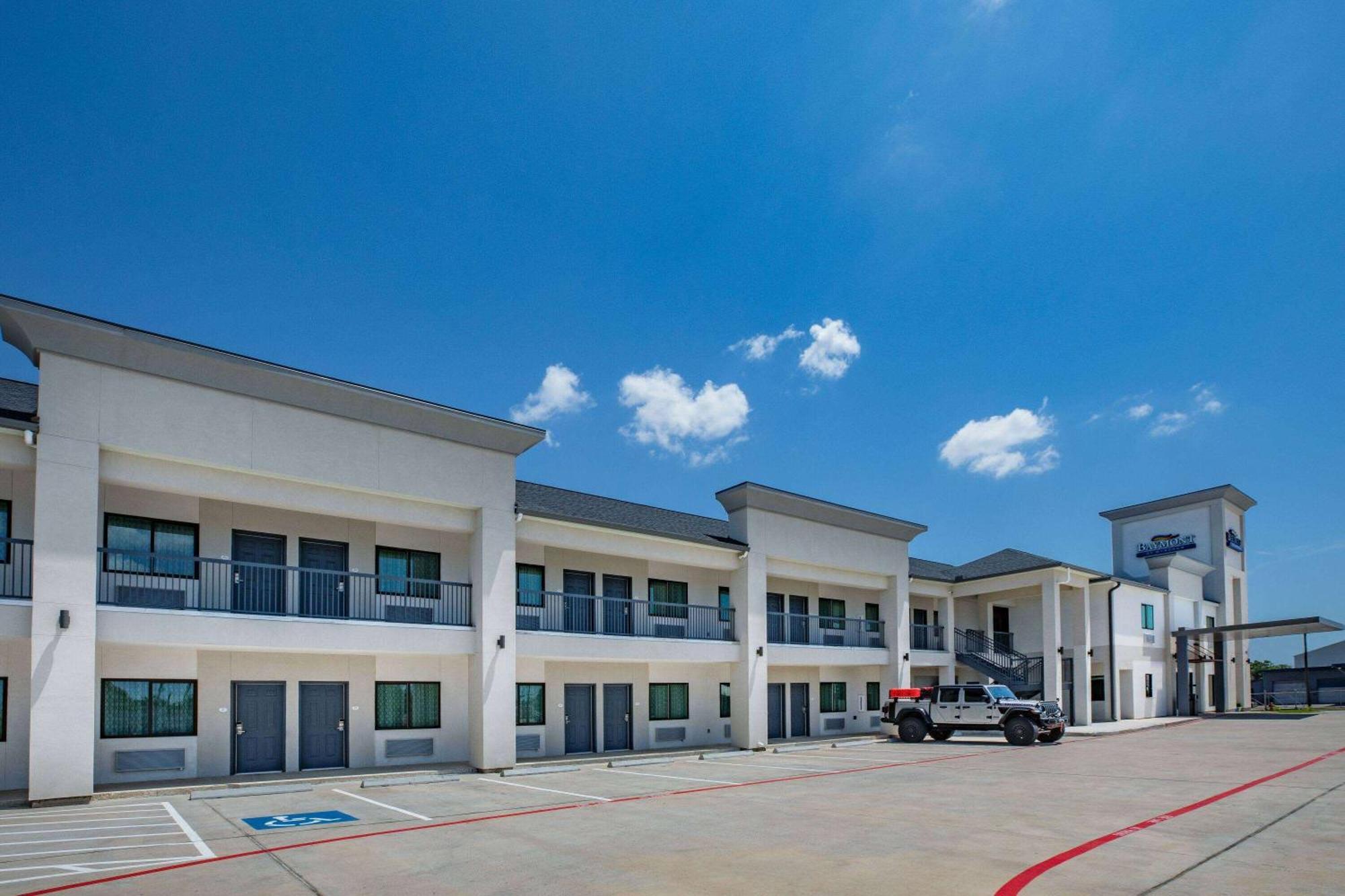 מלון Baymont By Wyndham Freeport Texas מראה חיצוני תמונה