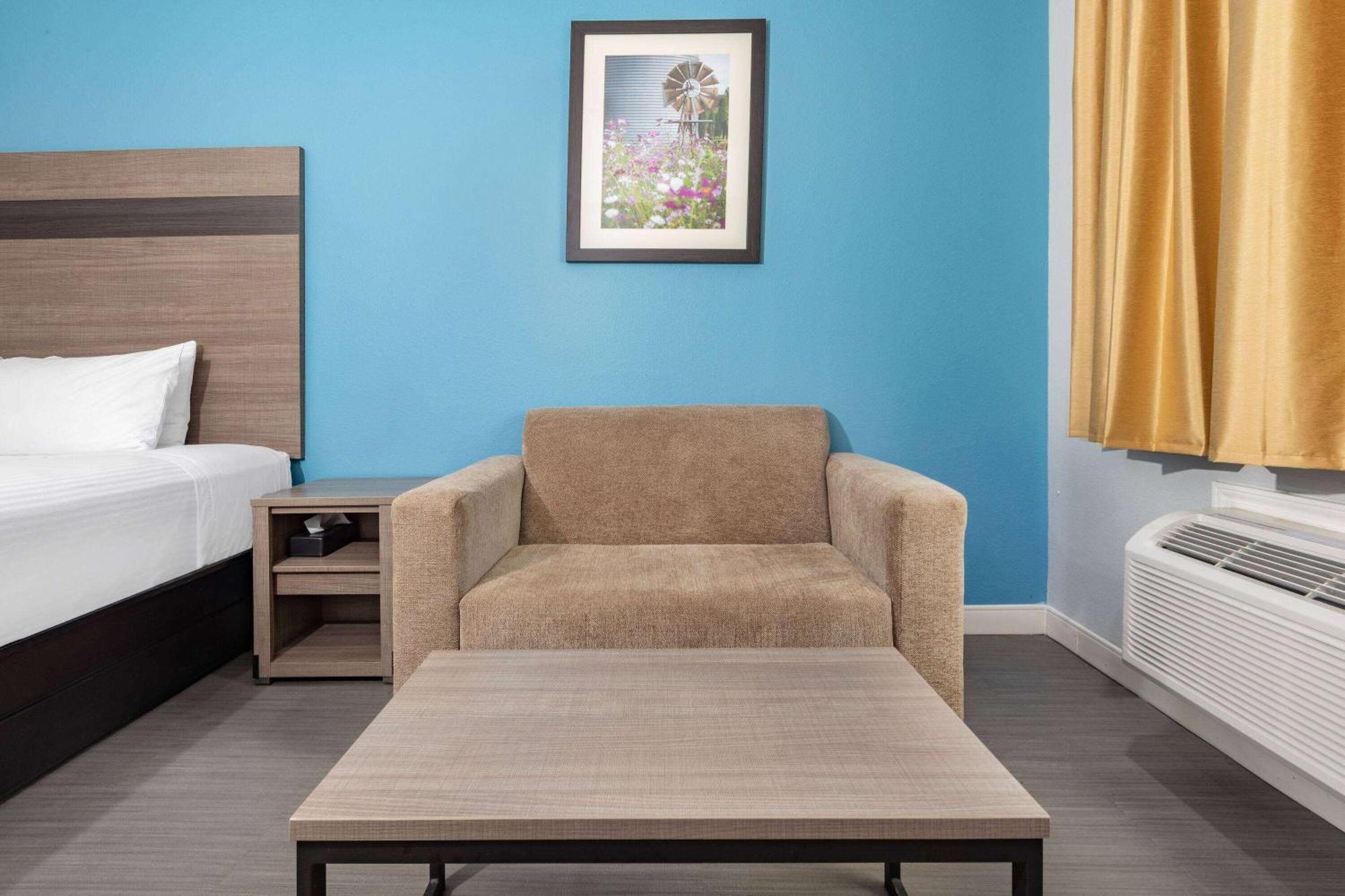 מלון Baymont By Wyndham Freeport Texas מראה חיצוני תמונה